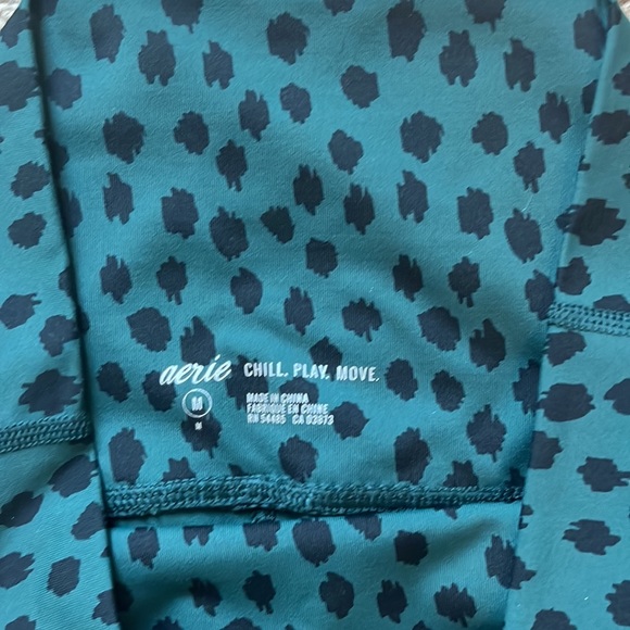 Aerie cropped leggings, size Medium. - Picture 3 of 5